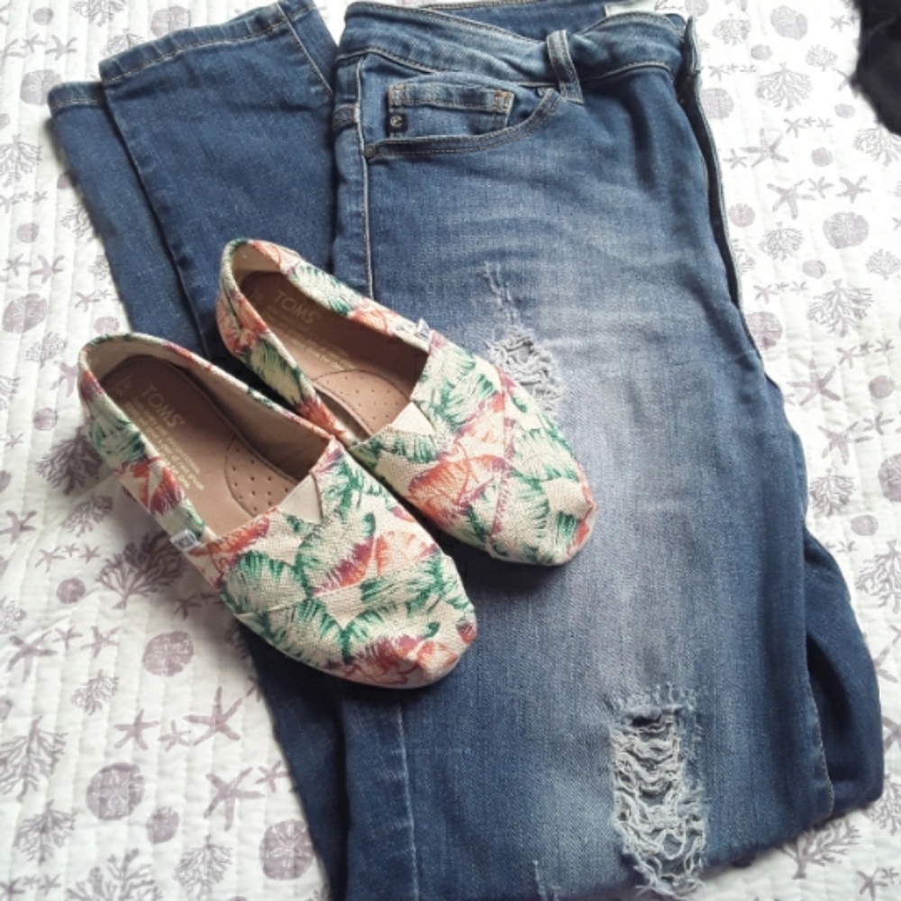 KanCan High Waisted Distressed Jeans